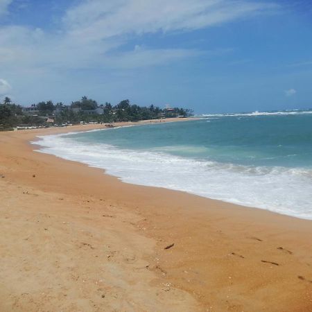 Rainbowswell Beach Resort Unawatuna Bagian luar foto