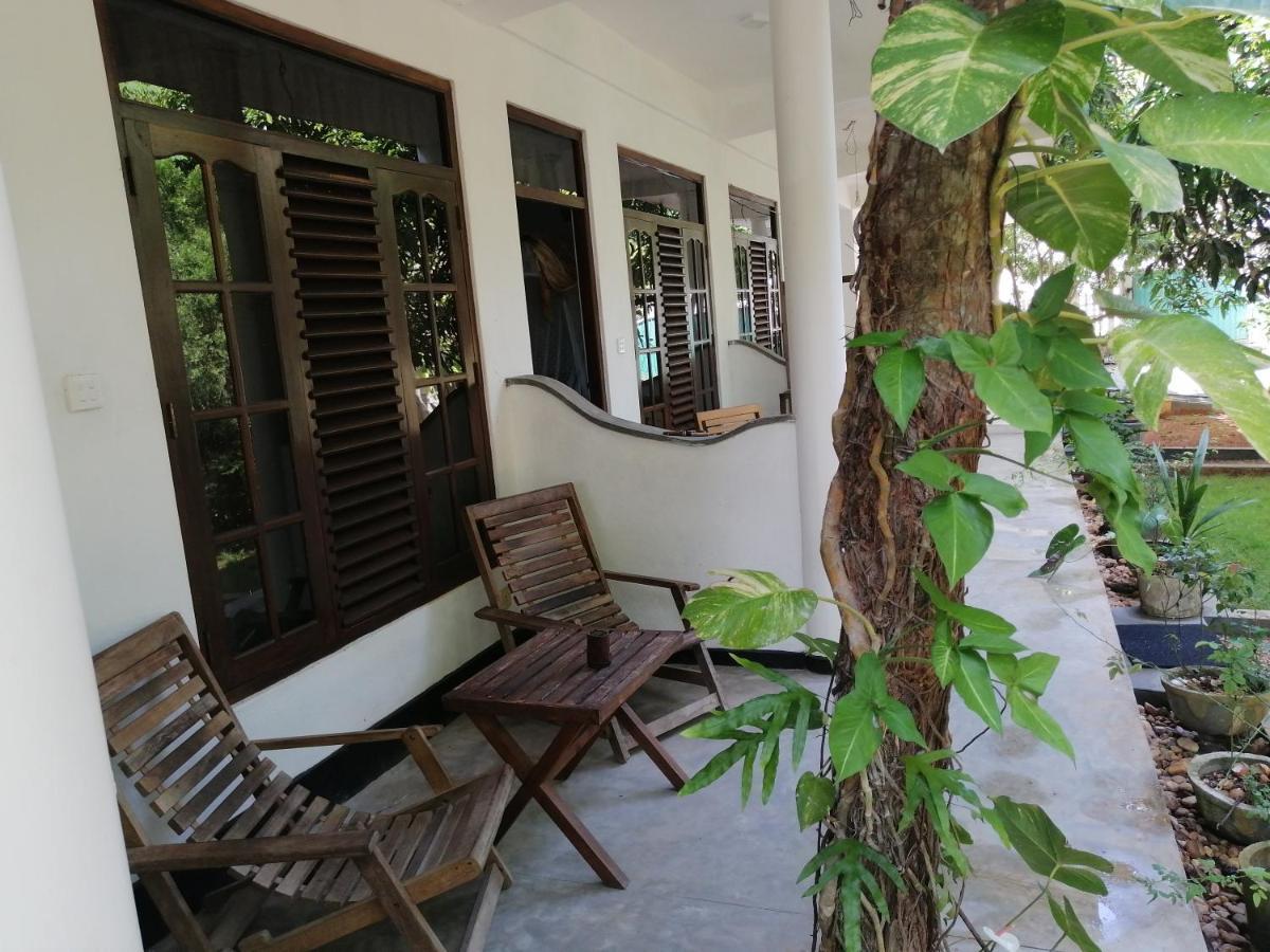 Rainbowswell Beach Resort Unawatuna Bagian luar foto