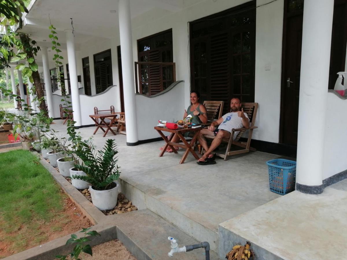 Rainbowswell Beach Resort Unawatuna Bagian luar foto
