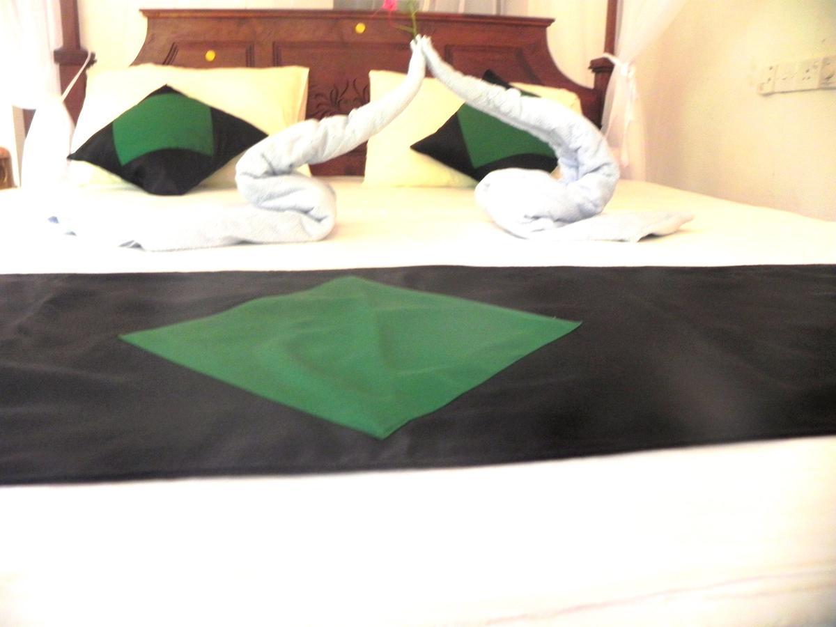 Rainbowswell Beach Resort Unawatuna Bagian luar foto