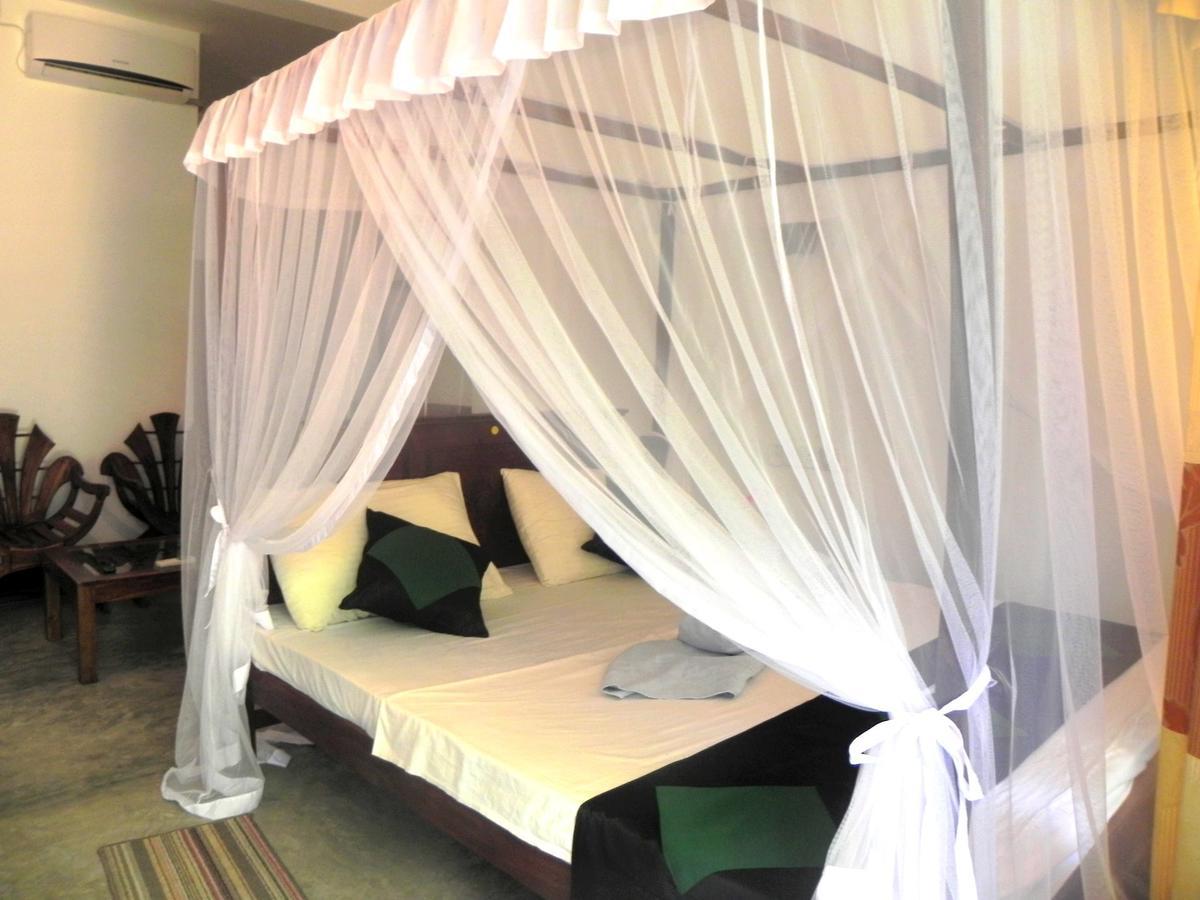 Rainbowswell Beach Resort Unawatuna Bagian luar foto