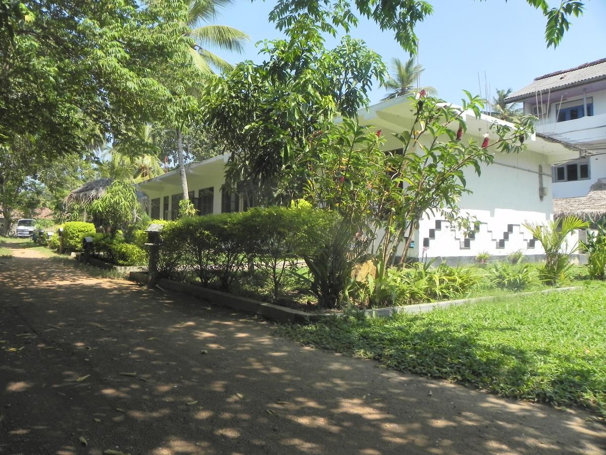 Rainbowswell Beach Resort Unawatuna Bagian luar foto