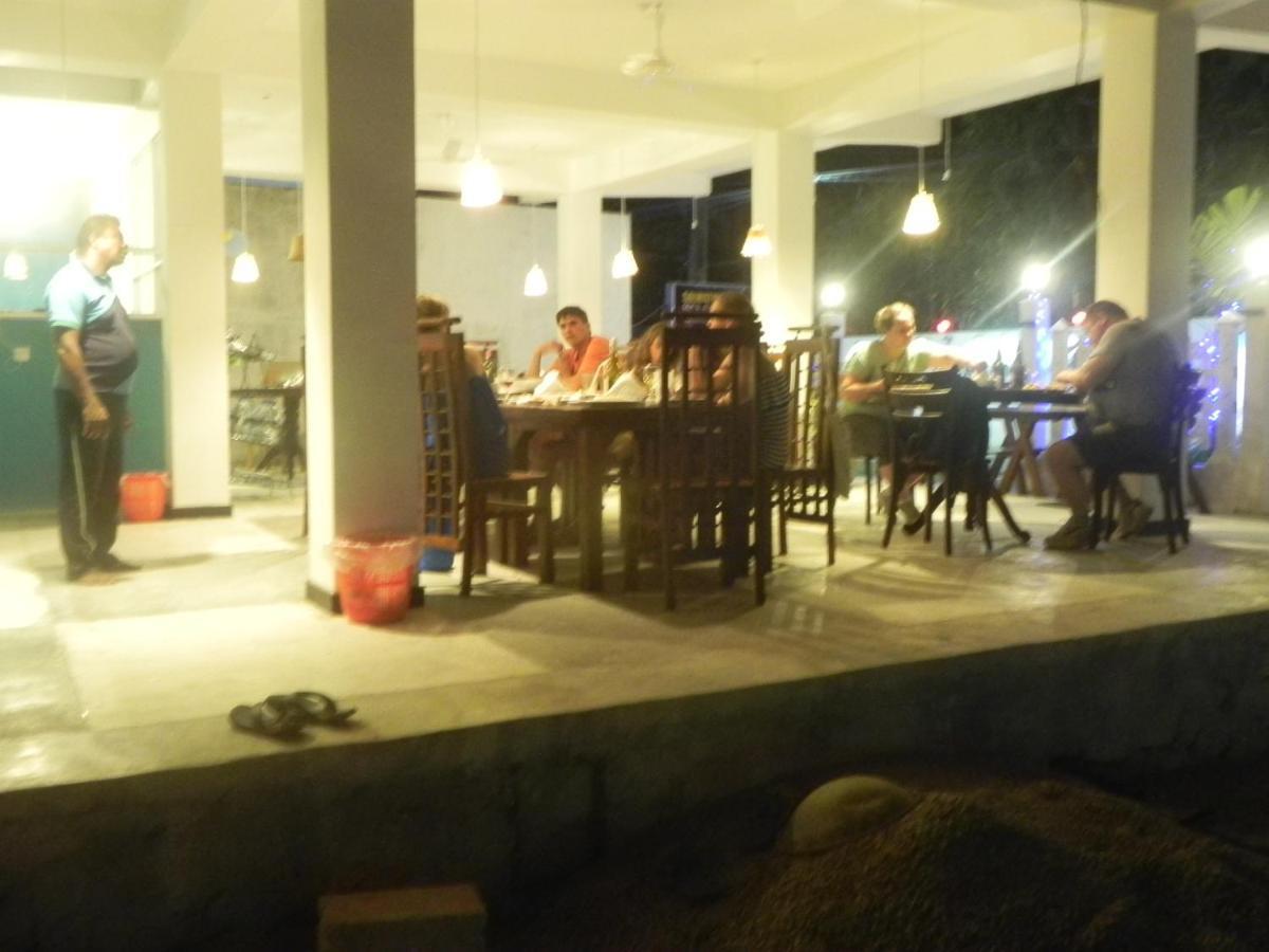 Rainbowswell Beach Resort Unawatuna Bagian luar foto