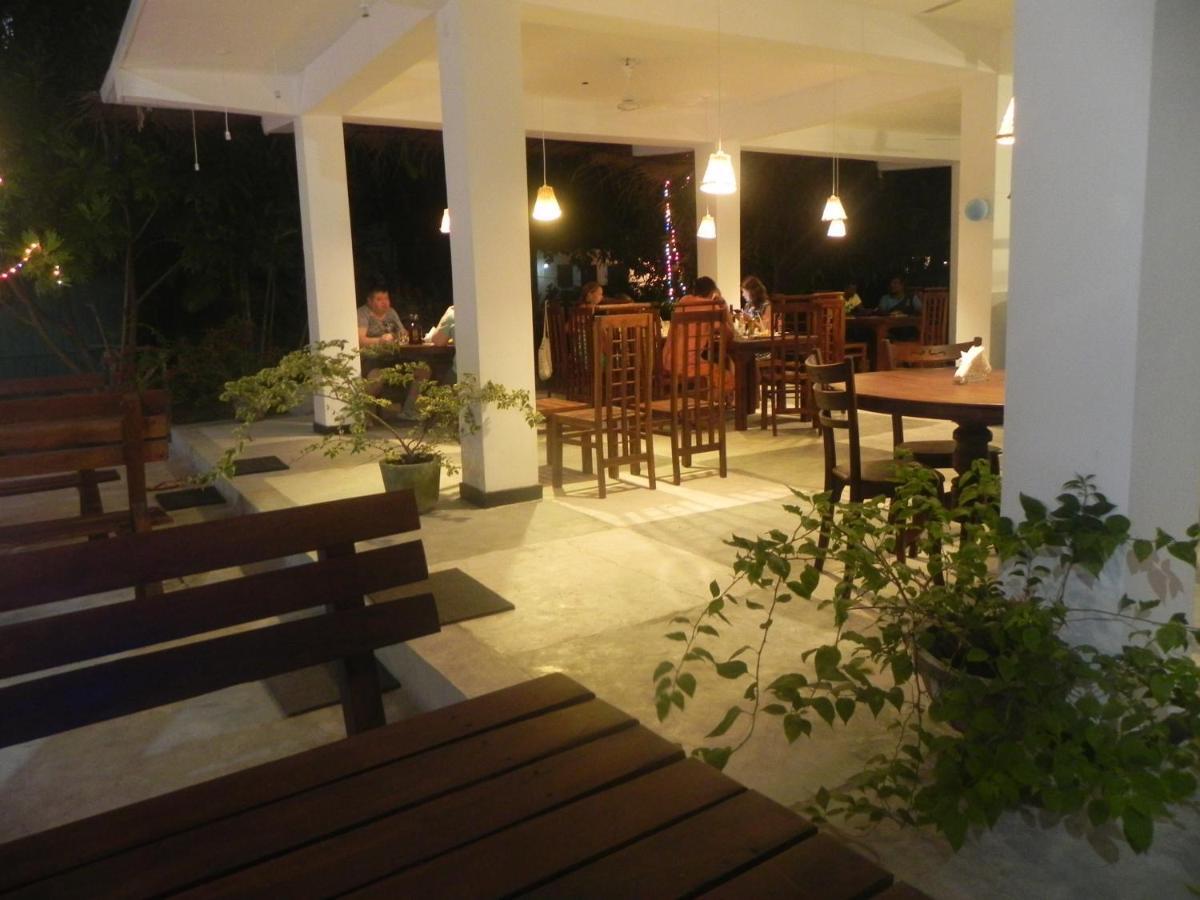 Rainbowswell Beach Resort Unawatuna Bagian luar foto