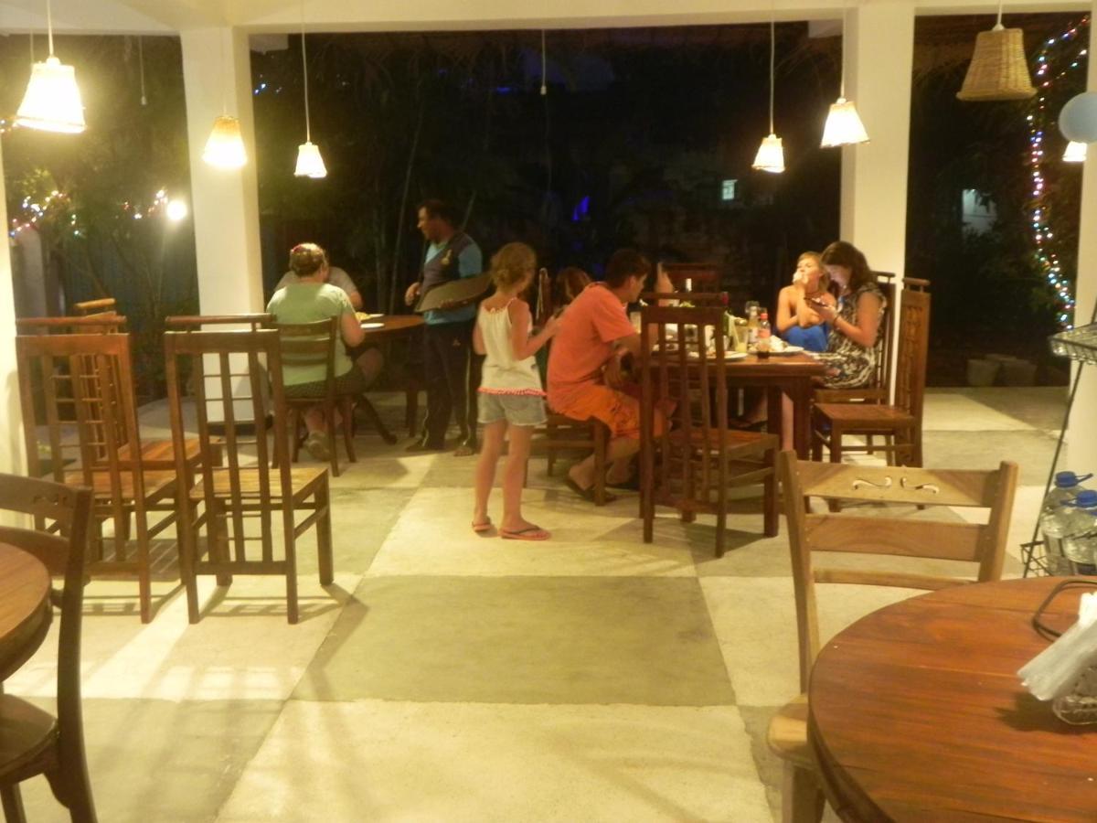 Rainbowswell Beach Resort Unawatuna Bagian luar foto