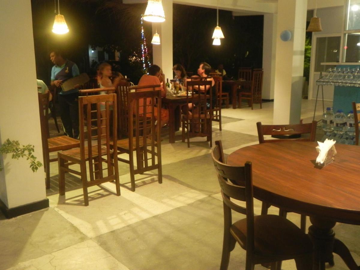 Rainbowswell Beach Resort Unawatuna Bagian luar foto